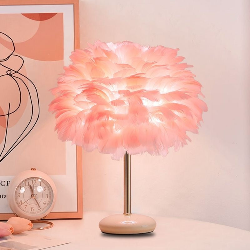 Luxury ceramic feather table lamp for girls' bedrooms, bedside lamp, high-end eye-protecting decorative lamp for live streaming rooms.